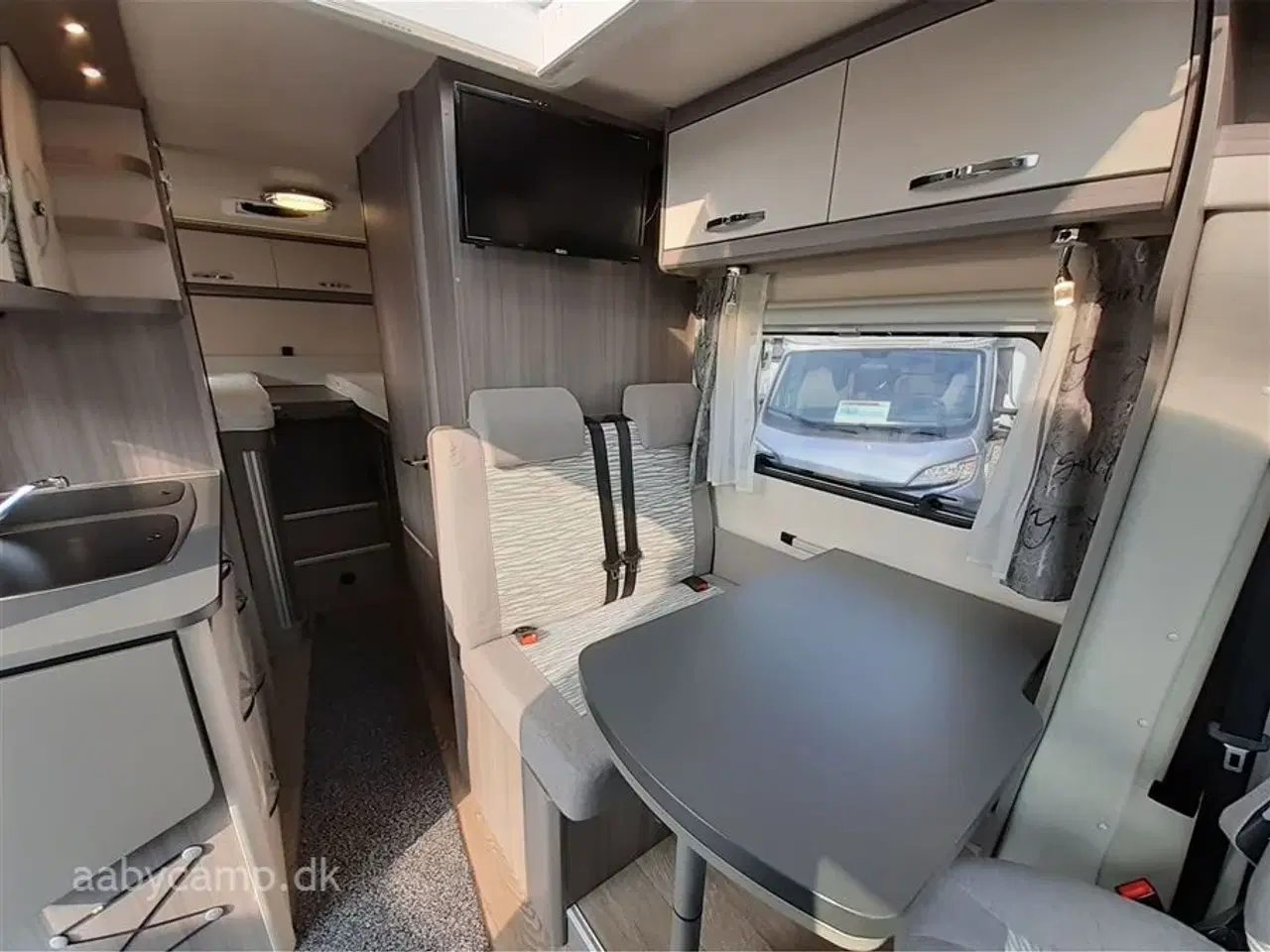 Billede 8 - 2022 - Hobby Ontour Edition V65 GE   solceller. elektrisk indgangstrin og markise. hæve/sænke cykelstativ. gasalarm.batteri. LPG gas system.