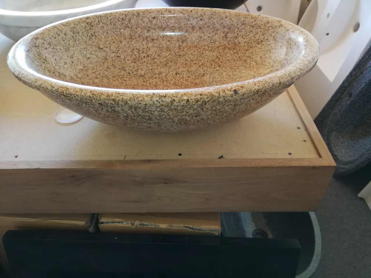 Billede 1 - NY ÆGTE NATURSTENSVASK, GRANIT DESERT, KR. 2.500