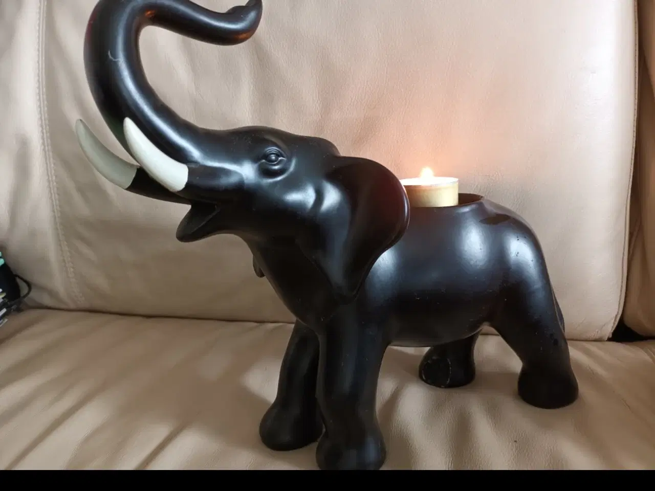 Billede 1 - STOR FLOT  KERAMIK ELEFANT 29 CM LANG & 25 CM HØJ 