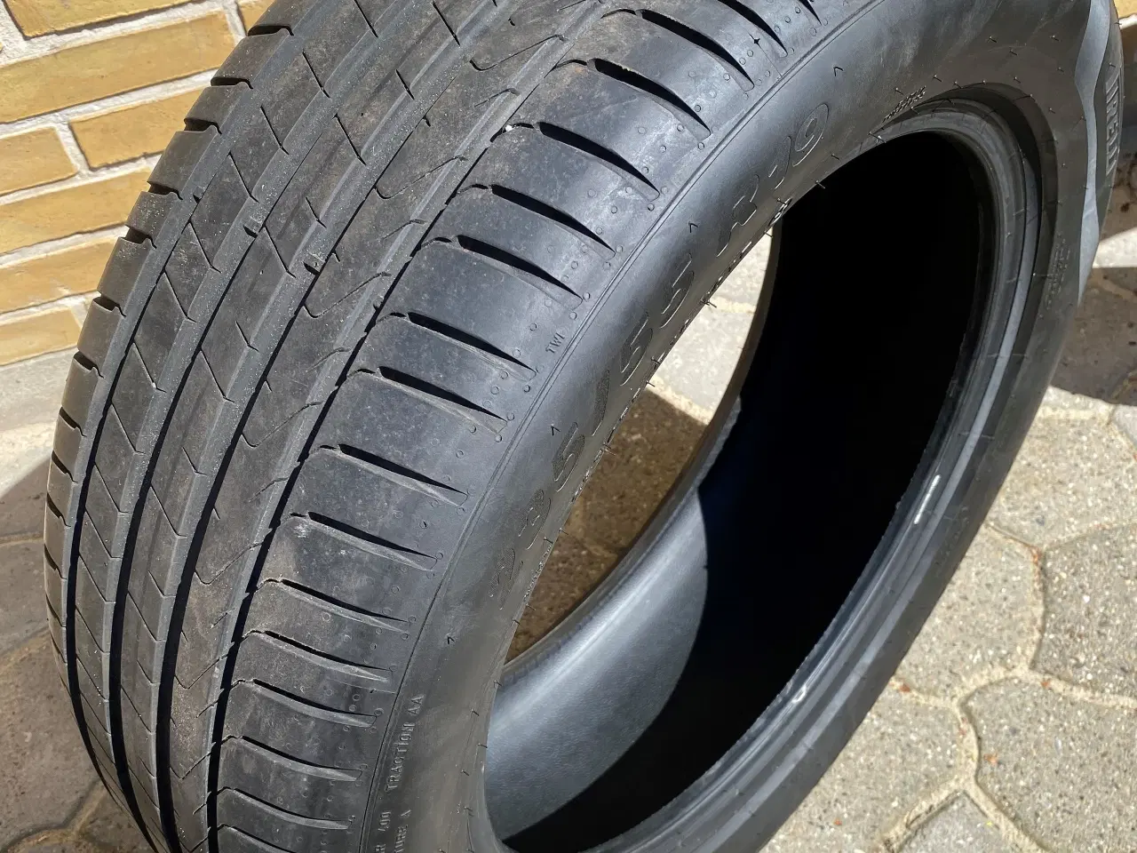 Billede 2 - 4 stk. Pirelli Scorpion dæk - str. 235x55-R19 