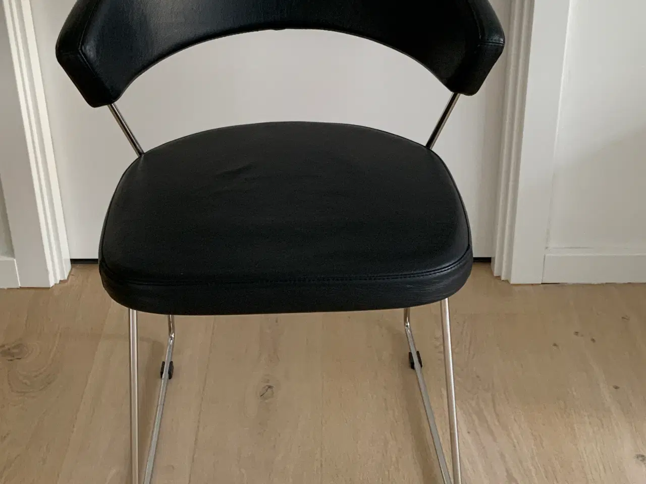 Billede 1 - 6 stk. spisebordsstole i sort læder