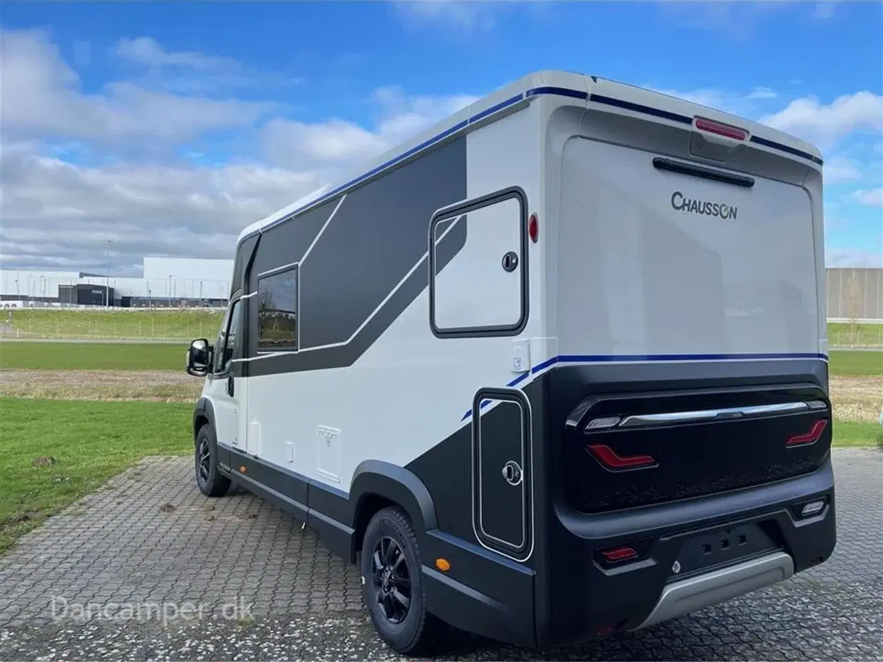Billede 4 - 2024 - Chausson X650 Exclusive line   Unik cross-over model! Camper med stor Lounge og siddegruppe, sænkeseng, stor garage, Artic-, Connect-, Tilbehørs- og Safetypakke,