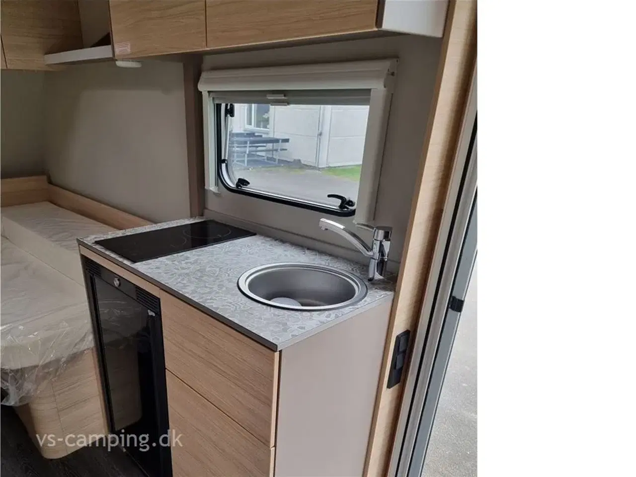 Billede 5 - 2024 - Weinsberg CaraCito 470 EU E-Power   RUMMELIG CAMPINGVOGN MED ENKELTSENGE MED LAV EGENVÆGT