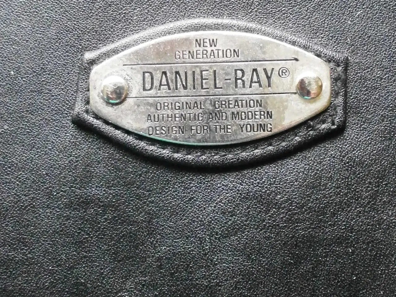 Billede 6 - Perfekt gave ! - NY Daniel Ray taske