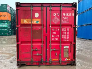 Står i Hvidovre 20 fods Container- ID: KKTU 784637