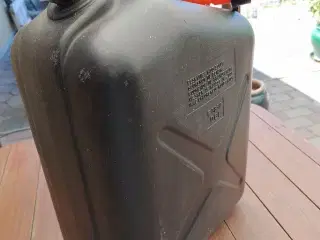 Benzindunk 25 l.