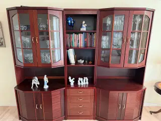 Reolsystem med vitrine (2 stk.)