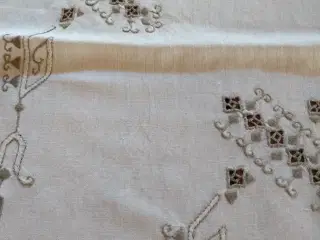 Broderet retro dug