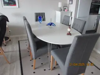 Spisebordssæt med  6 stoler + 2 Tillægsplader 