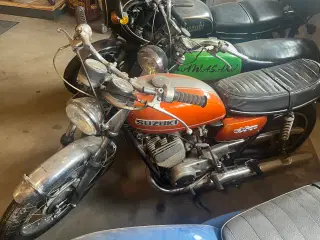 Suzuki t250