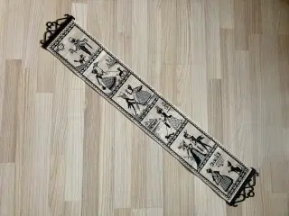 Broderet klokkestreng med gammeldags motiver