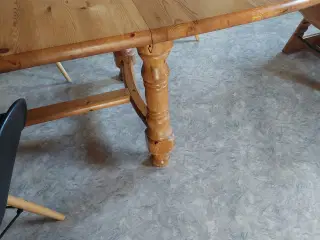 Spisebord  fyretræ