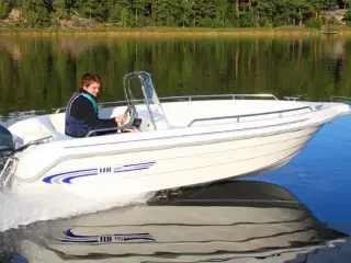 HR 460 Fish med 30 hk Yamaha