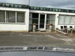 Lokaler udlejes feks barber salg biler,køreskole e