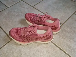 Løbesko asics