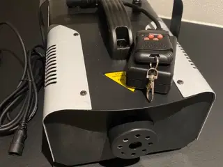 UDLEJES - Røgmaskine 900W