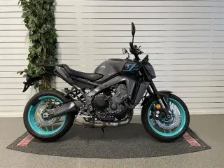 Yamaha MT-09 Midnight Cyan