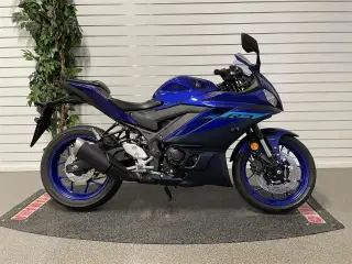 Yamaha R3 Icon Blue