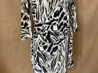  Kjole-Leopard print, fra Wallis brandet str38/40