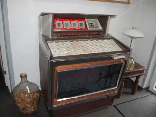 Gammel jukebox fra 1967 sælges