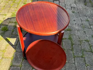 Bakkebord og bakke sælges samlet 