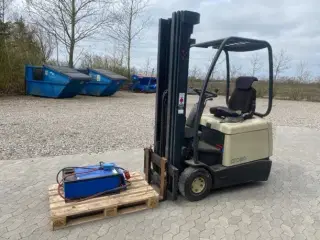 Crown El gaffeltruck 3 hjulet