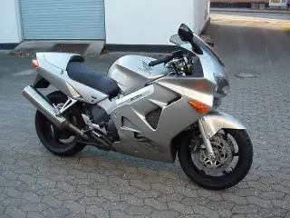 Honda vfr 800