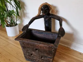 Vintage håndskåret aboriginal figur.