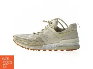 Beige New Balance løbesko str. 38 fra New Balance (str. 38 )