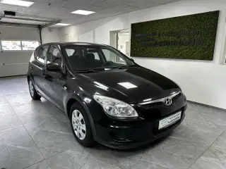Hyundai i30 1,6 CRDi Classic Plus 90HK 5d 6g