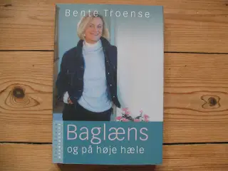Baglæns og på høje hæle