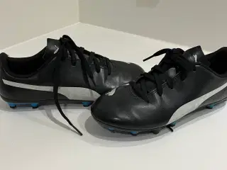 Puma fodboldstøvler str 37