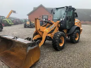 Case 321 F, miniged