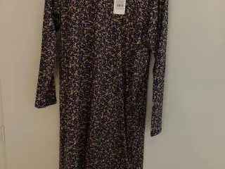 Alma t shirts dress 