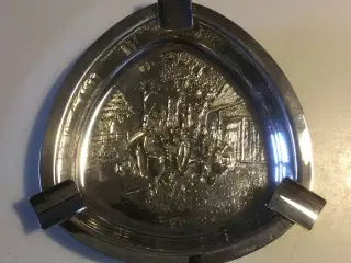 Pænt metal askebæger