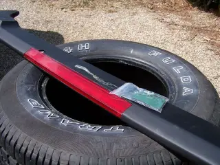 Hækspoiler med led-stoplys