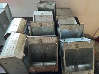 Kaninudstyr, foderautomater, højæk, drikkedunkm.m.