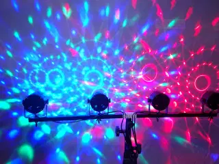 Udlejes – 4 Stk LED PARTY LIGHT, ASTRO Magic BALL