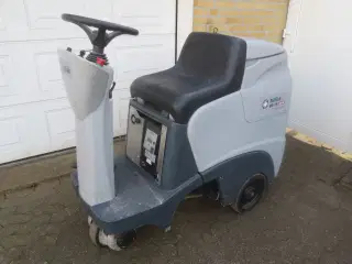 1 stk Nilfisk Selvkørende Model BR 751 Fejemaskine