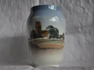 Vase med landskab fra Royal Copenhagen
