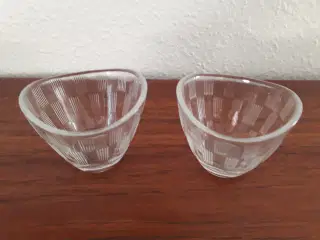 2 små skåle muligvis fra fra Fyens Glasværk