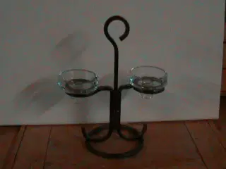 Stage i metal og glas, fyrfad
