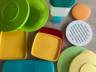 Tupperware 3 bøtter, 7 extra låg, 2 krydderibøtter