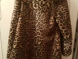 Frakke -Faux Fur  fra New Look  str: Medium 