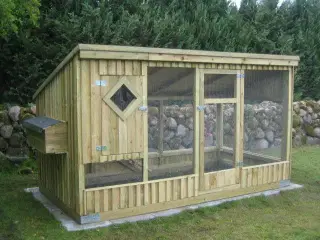 Hønsehus sælges