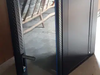 Elektronik skab