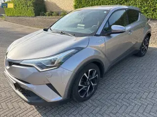 Toyota C-HR 1,8 Hybrid Premium Selected CVT