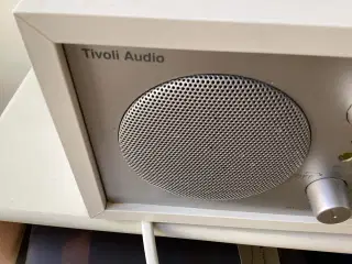 Henry Kloss. Tivoli. Model one