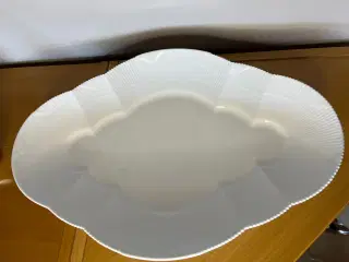 Royal Copenhagen hvid element stegefad.