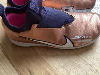 Nike Air zoom indendørssko
